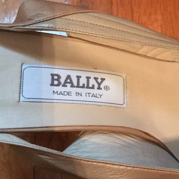 Gorgeous taupe leather sling backs made in Italy. Never worn! Size 40 1/2 size 9 - Picture 5 of 6